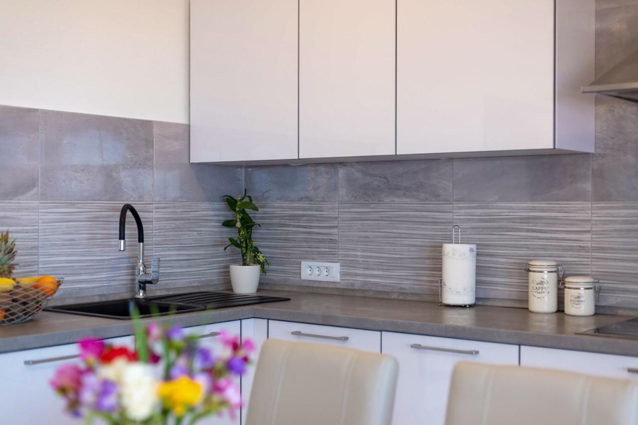 Luxury Apartment Nora Podstrana Ngoại thất bức ảnh